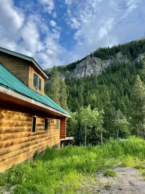 CABIN IN BIG SKY - CERUL MARE CABIN