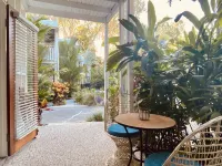 Pandanus Place - with Bicycles!