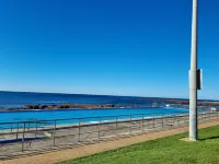 Less than 5min drive to the beach,  fishing, snorkelling, restaurants, shop etc