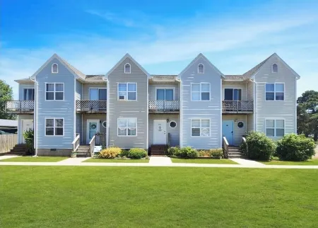 Walk to Restaurants & Attractions-Linens Included! Book your Beach Vacation Now!