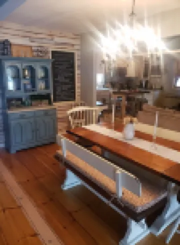 The Hudson Hideaway (waterfront home)