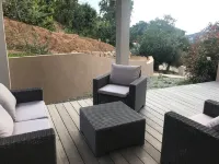 2 bedroom house with private pool 5 minutes from the beaches