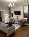 Bellevue Bungalow*2BR*King & Queen*5 min to Cinti 로버트 J. 바쓰 레이크 공원 주변 호텔