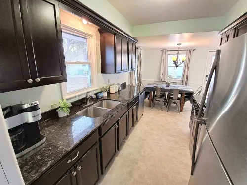 Hot Tub, 5 Minutes to Airport, Mall of America, Games, Family fun! Hotels in Richfield