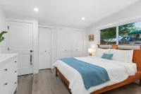 Stunning Waterfront Beach House Hotels near Seattle Premium Outlets
