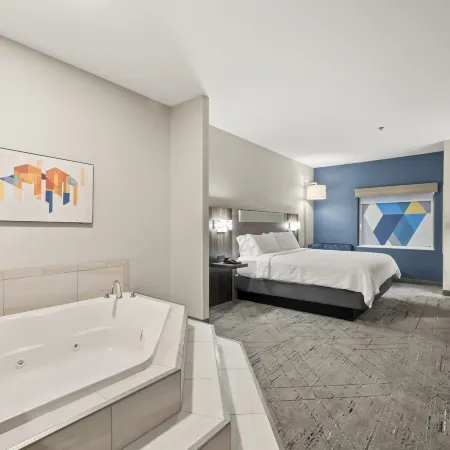 Holiday Inn Express & Suites LINCOLN-ROSEVILLE AREA by IHG