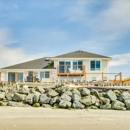 Oceanfront Escape w/ Hot Tub