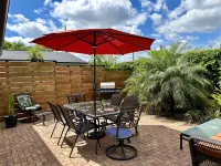 The Coach House- Entire Home - 2 bedroom/3 bath Orlando getaway!