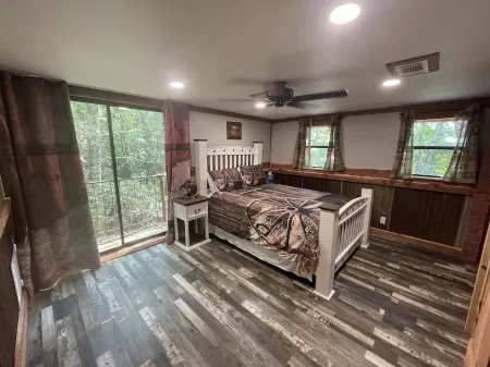 Sleep in a Hayloft - Longview, Tx