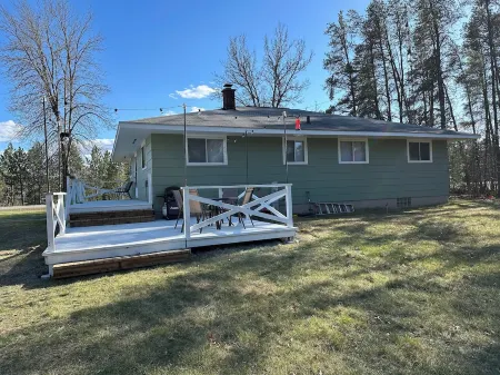 Bring your family and friends to this great place with lots of room for fun. Отели в г. Пембин