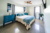 Dip n' Sip Oasis: Heated pool, close to the beach & Atlantic ave!