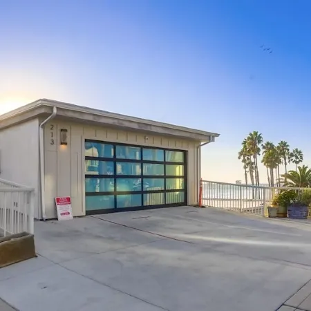 Beachfront Family Dream! On the strand in Oceanside - Pet friendly!