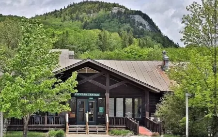 Ground floor entry with ski in/out access to Pico & FREE shuttle to Killington