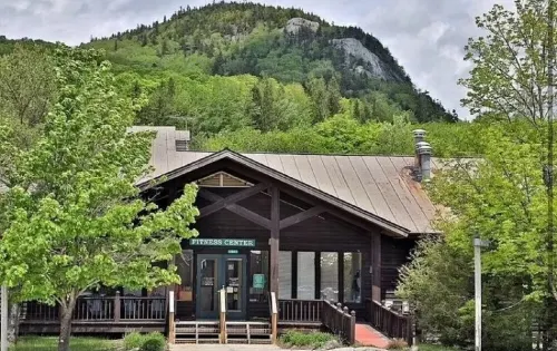 Ground floor entry with ski in/out access to Pico & FREE shuttle to Killington