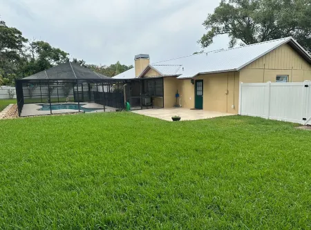 Lake Valrico Camelot Court with Heated Pool and access to 134 acre private lake