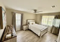Cozy home with modern interior fur-baby friendly.  Near The Golden Isles Georgia