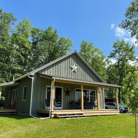 New 2024 Firefly Cottage in the heart of the FingerLakes. Amazing Vineyard views