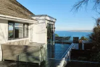 Newly renovated 4 en-suite bedrooms, panoramic sea views, Hot Tub, EV charger - Ocean View