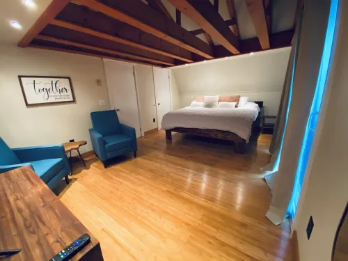 Mountain Retreat Masthope-Ski-Boat-Swim. Walk to ski slopes-pools - Pet Friendly