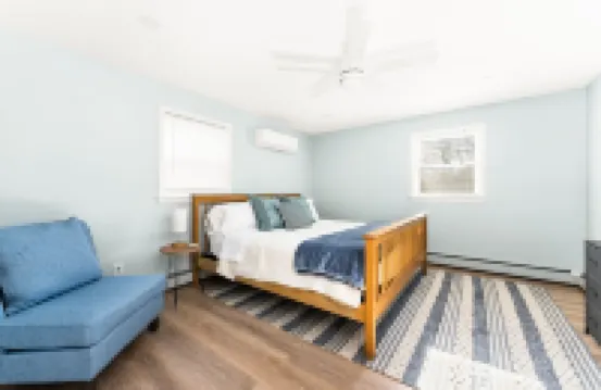 New* Remodeled private 3br/2ba w/neighborhood beach