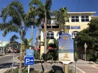 65 steps to beach or bay, 150,000-dollar pool, deck, views, paddle boards/Kayaks