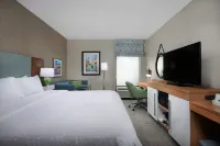 Hampton Inn Louisville-I-65 @ Brooks Rd. - Parking
