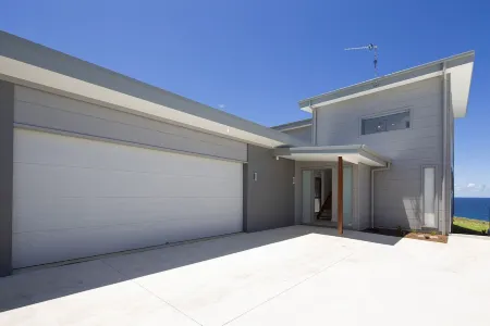 Modern Family Home With Breathtaking Ocean Views!