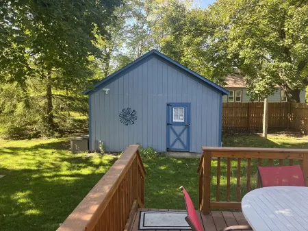 Lake Geneva Haven - Located in the Center of Everything! Отели рядом с достопримечательностью «Galena Garlic Company»