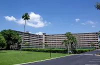 Spectacular views, beach just steps, right across the street! Hotel a Indian Shores