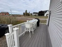 Seaside retreat: Steps to beach, board walk. 3 car parking, deck, BBQ. Hotel a Hampton Beach