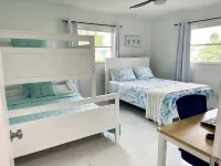 Serene Retreat - 5 mins to Beach, with Beach Gear, Firepit, Bicycles
