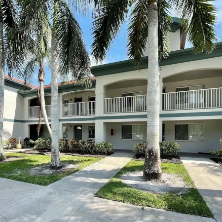 Shorewalk The Palm Condo 2Bed/2Bath Close to IMG / Beach
