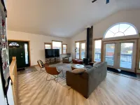 Capitol Reef Home with fast wi-fi and washer/dryer