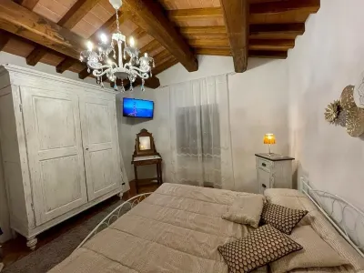 Villa Soale in Tuscany-Reggello. Swimming pool and Wi-Fi Hoteles cerca de Casa Del Popolo Circolo Arci Viaggio