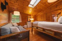 Amber Acres Lodge; Spacious Log Cabin with Mountain Views and Lake Access