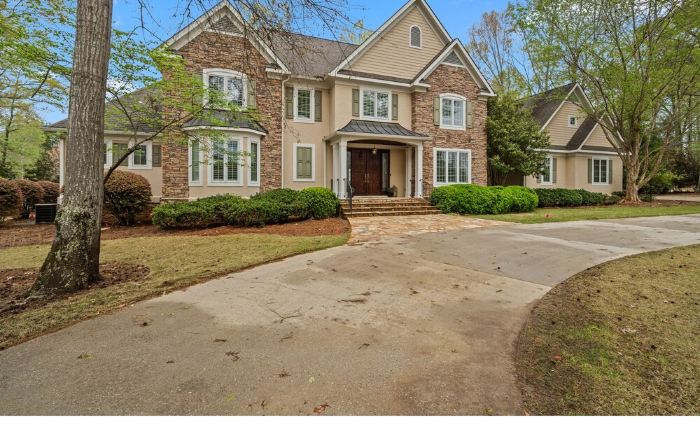Lakefront with Pool, Hot Tub, Pontoon Boat & Movie Theatre