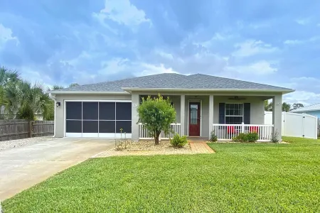 Newly Furnished/Heated pool, Game room, 10 mins from Beach Отели в г. Себастиан