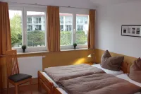 Family-friendly comfort apartment, 100 m to the Baltic Sea beach, with lagoon view