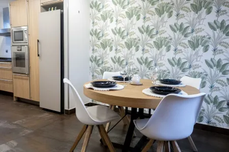 Casa en Vitoria-gasteiz Cerca del Centro de la Ciudad, Amplia y Acogedora