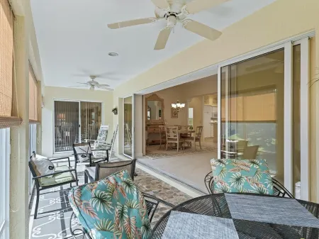 Caddy Shack 1, The Villages, near Sumter Landing 3 BD / 2 BA with golf cart Отели в г. Те-Виллиджис