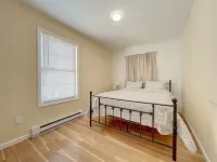 Keansburg! Your Beach Home! Pet Friendly. Hotels in Keansburg