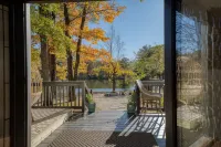 Joy Cottage - 3 Bedroom/3 Bath - Waterfront Property on Buddhist Temple Grounds