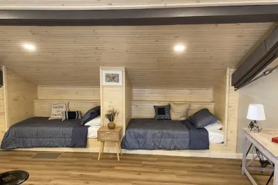 The Carriage House - Downtown Hotels near Walmart Supercenter
