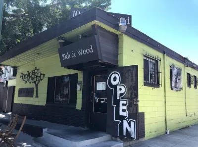 West Oakland Home Minutes from San Francisco - 3Br with Full Kitchen Hotels near 3000 Broadway Restaurant, Bar & Lounge