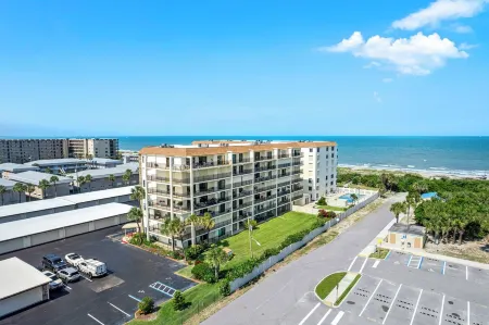 ⛱️ OCEANFRONT VACATION CONDO