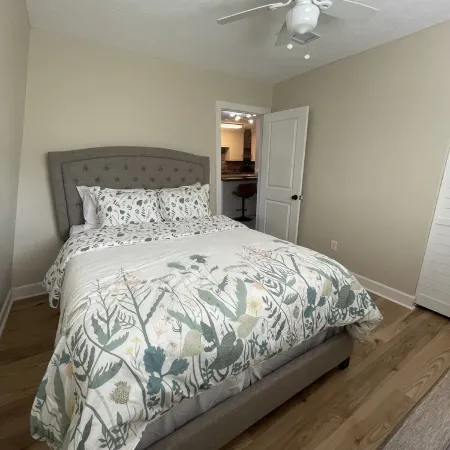 Perfect Little Condo in Downtown Auburn.