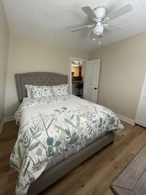 Perfect Little Condo in Downtown Auburn. Hotels near Auburn University