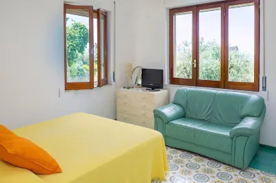 3 Apartments with panoramic terrace or furnished garden - 50 mt. sea