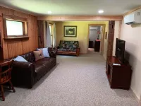 Lovely 2-bedroom house in Maryland, Newly re-done interior