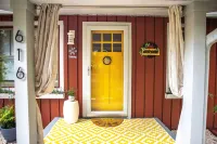 Cozy House on the Marsh, 6 minutes from the beach!
